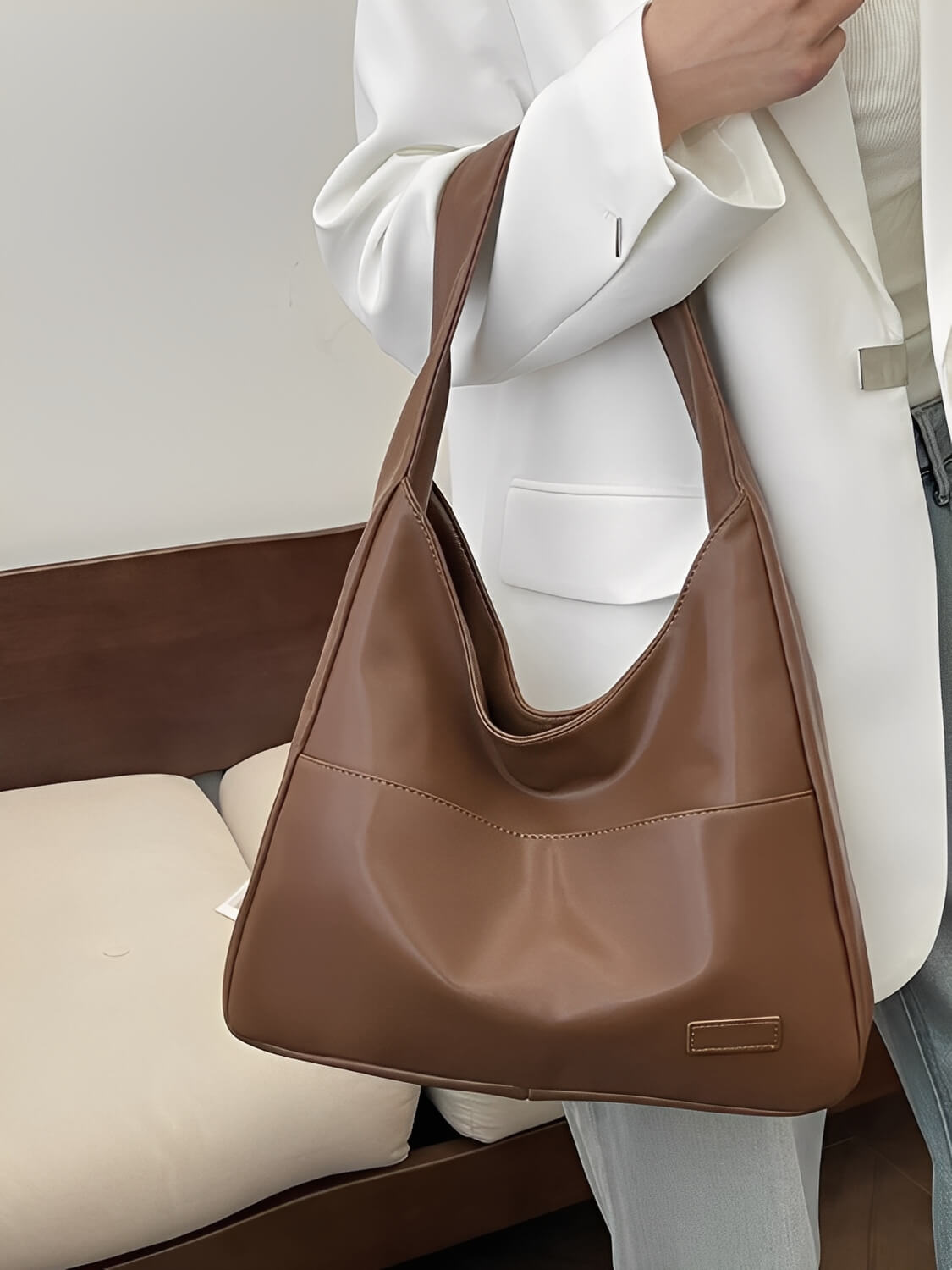 Bolsa de Ombro Vintage em Couro PU com Design Triangular Alongado - Edwina