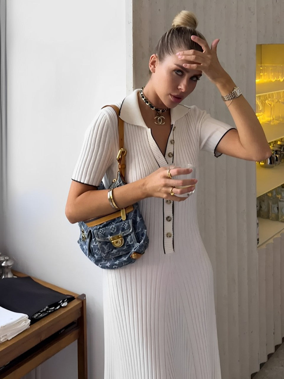 Vestido Longo de Tricô Canelado com Decote V e Botões – Evelyn