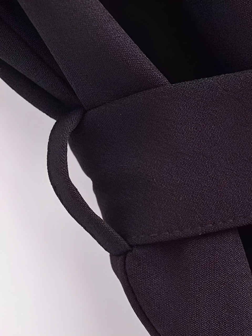 Vestido Midi de Alfaiataria Sem Mangas com Decote V Plissado – Simona