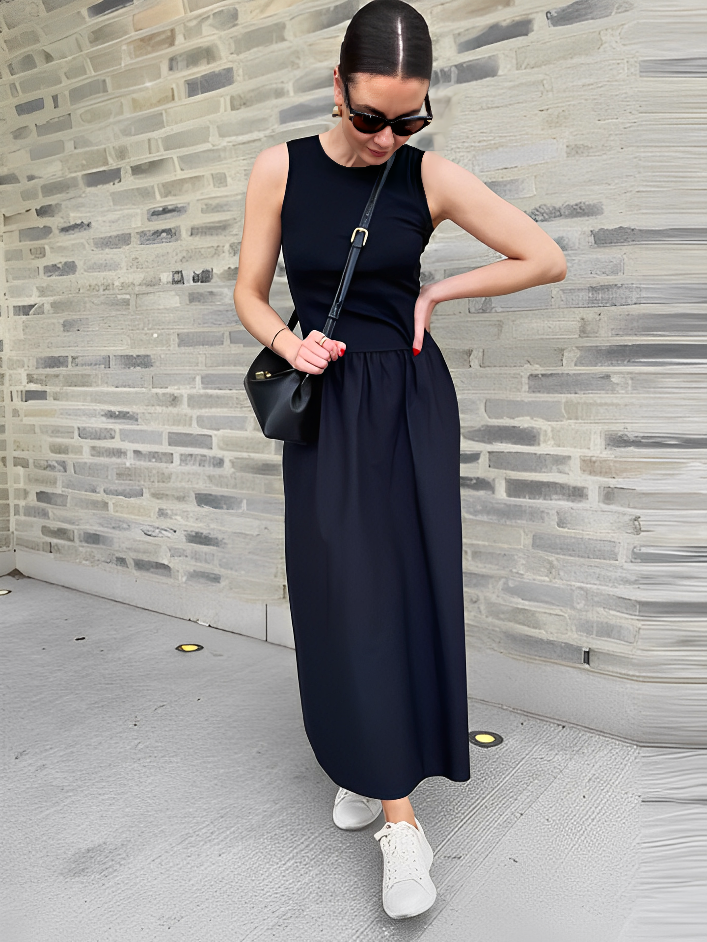 Vestido Longo Canelado com Modelagem Evasê e Detalhes Plissados – Maia