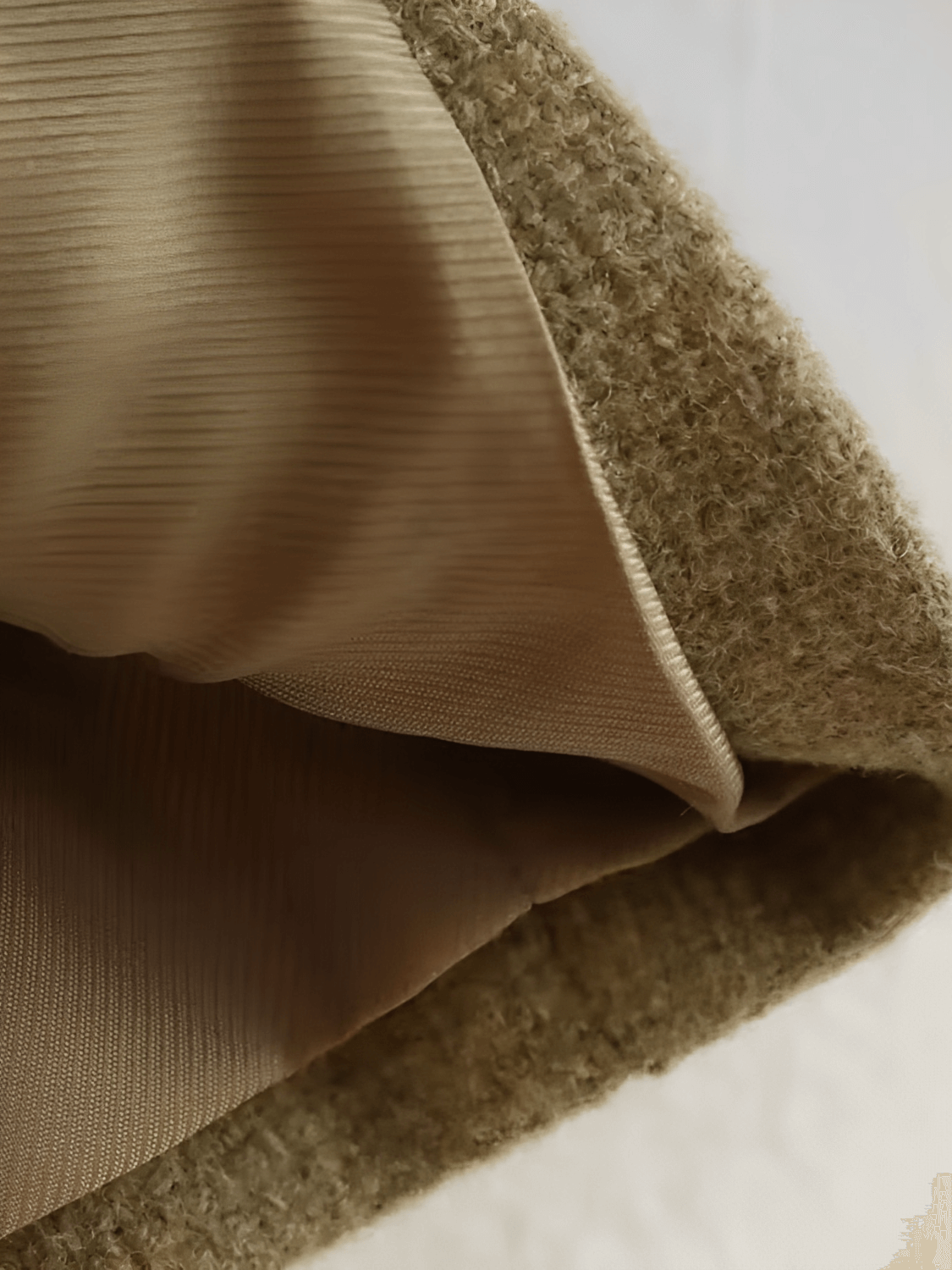 Casaco Tweed com Bolsos Decorativos e Fechamento em Botões - Angelique