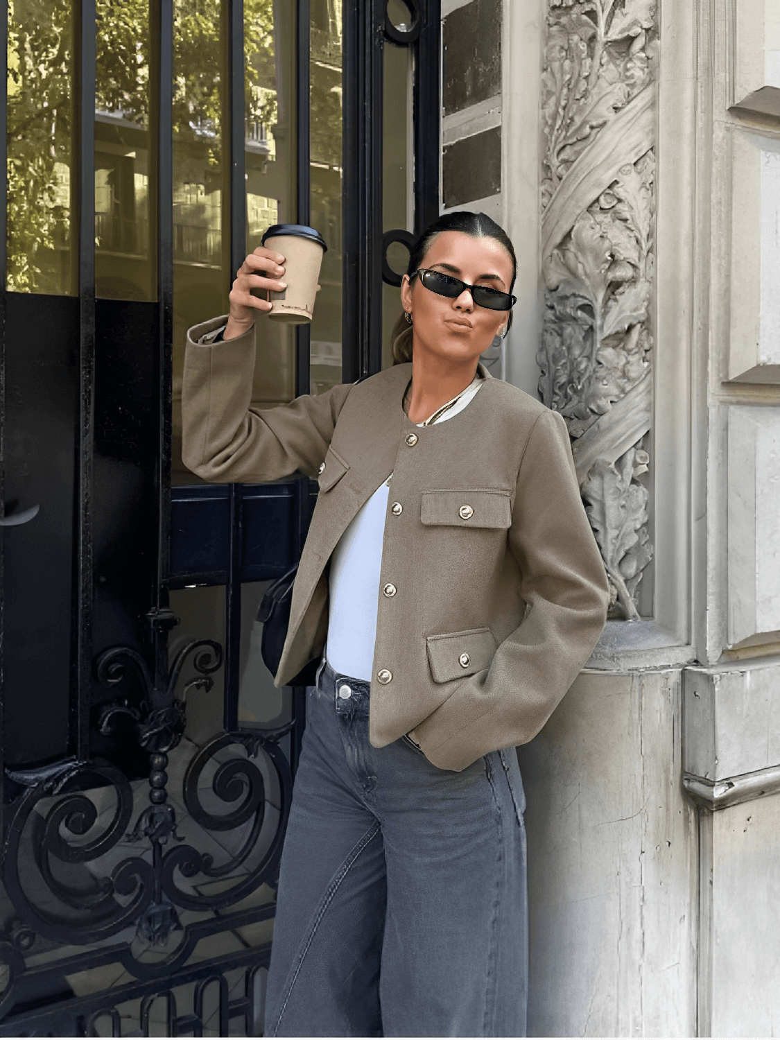 Casaco Tweed com Bolsos Decorativos e Fechamento em Botões - Angelique