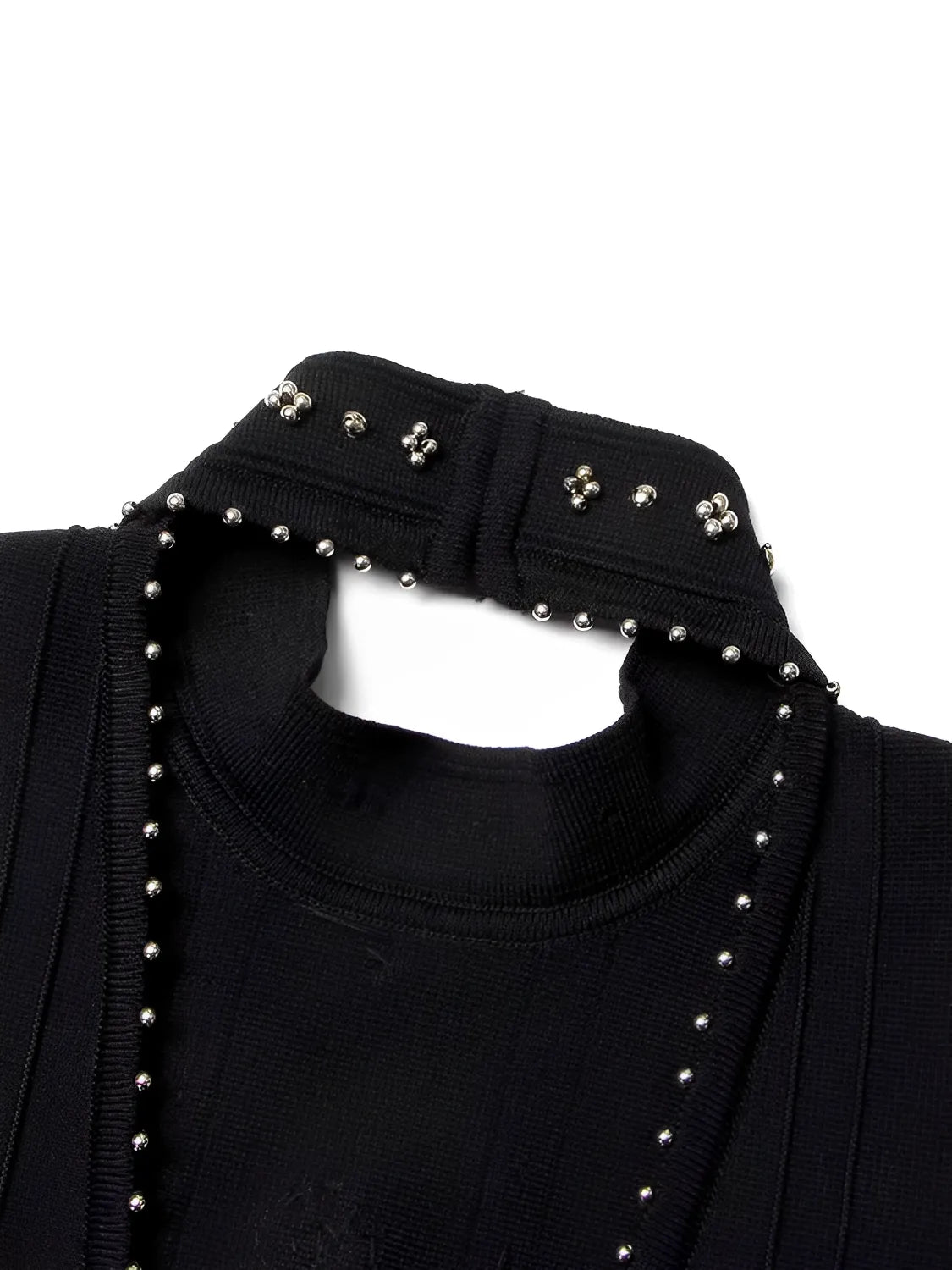 Vestido Feminino Midi Elegante com Gola Alta e Bordados em Pedraria - Penelope