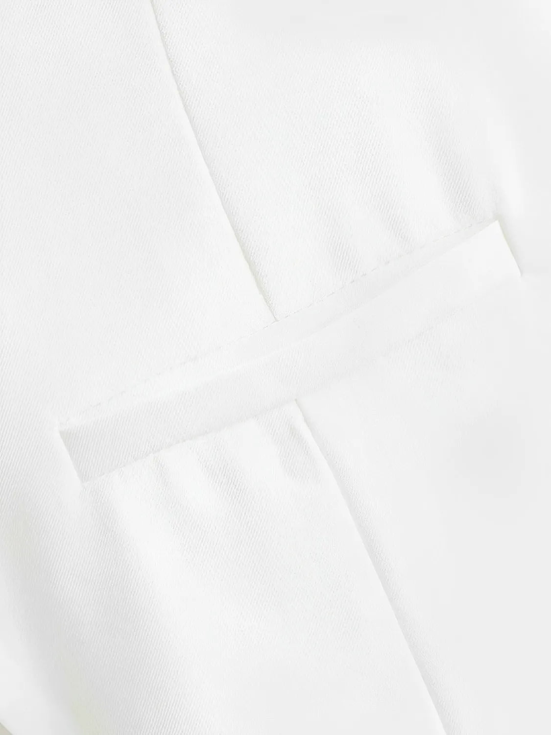 Conjunto Feminino Alfaiataria Blusa com Abotoamento Frontal e Shorts Cintura Alta - Ava