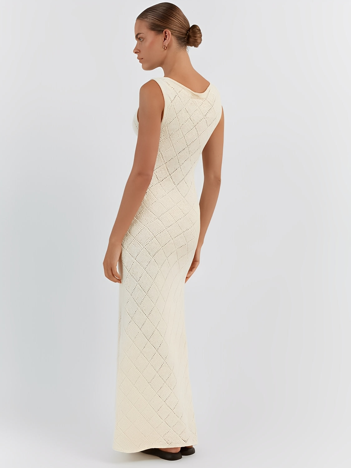 Vestido Longo em Crochê Vazado com Fenda Lateral – Filipa