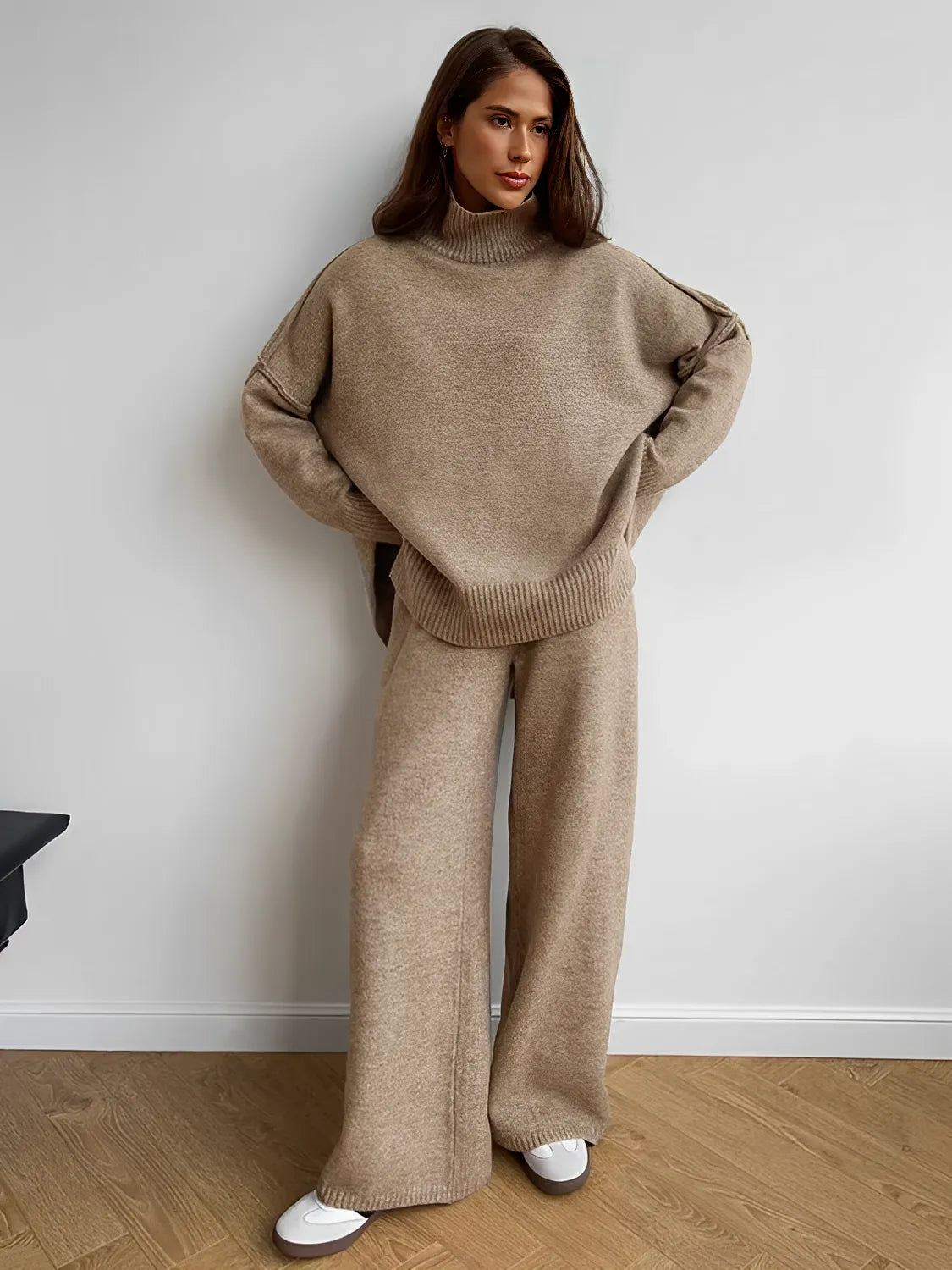 Conjunto de Tricô com Suéter Mullet Gola Alta e Calça Pantalona - Melanie