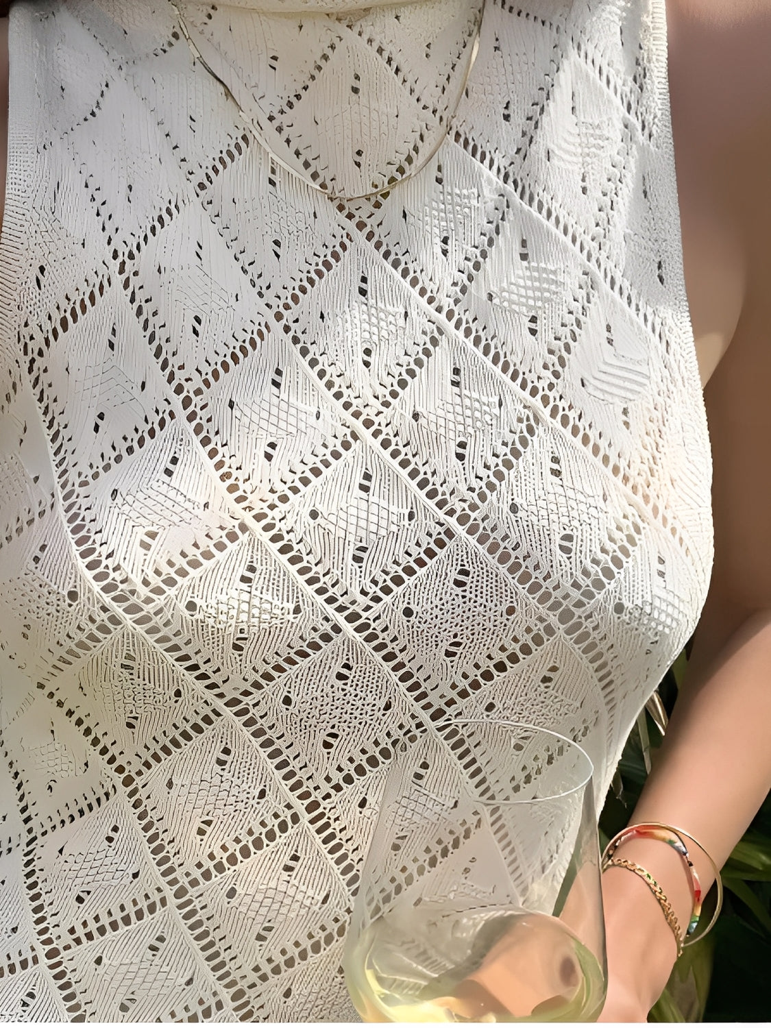 Vestido Longo em Crochê Vazado com Fenda Lateral – Filipa