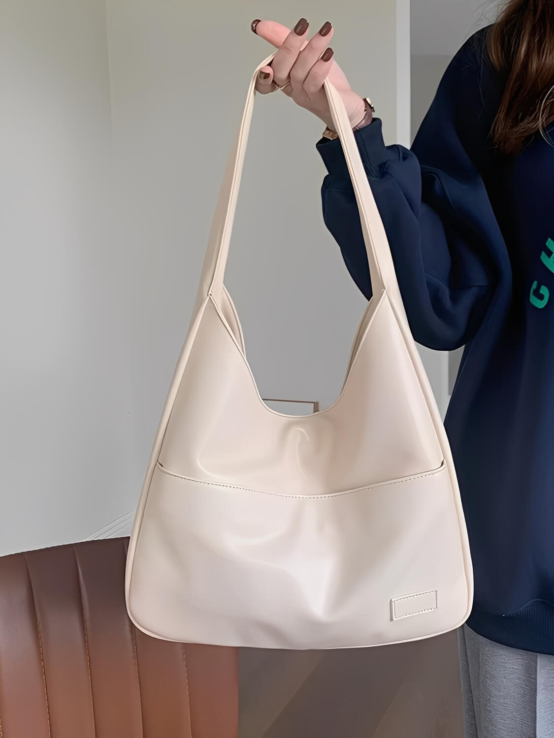 Bolsa de Ombro Vintage em Couro PU com Design Triangular Alongado - Edwina