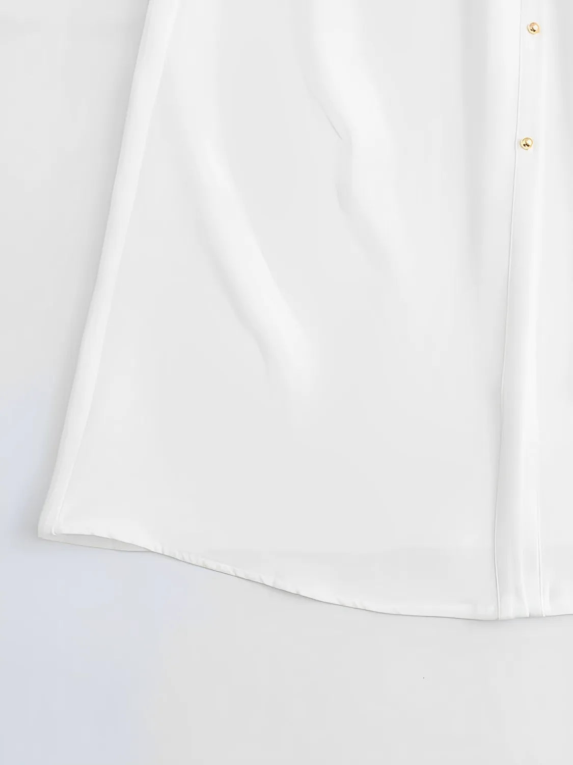 Vestido Chemise com Decote em V e Abertura Frontal em Botões – Alexandra