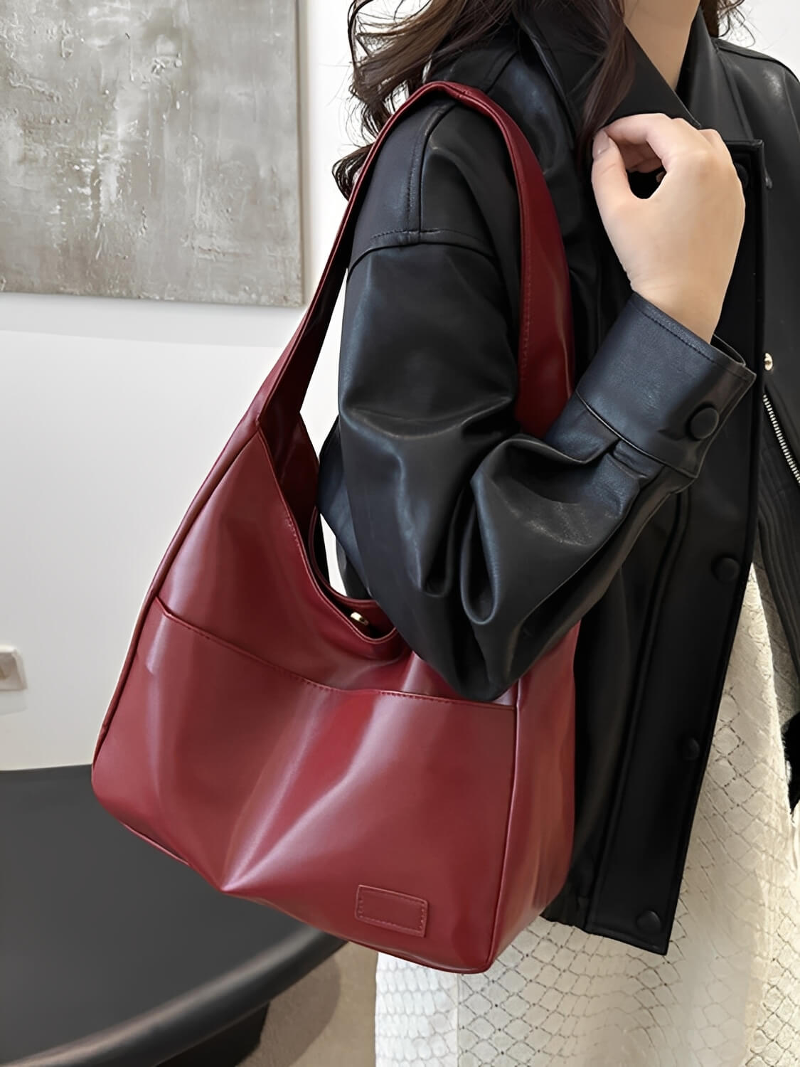 Bolsa de Ombro Vintage em Couro PU com Design Triangular Alongado - Edwina