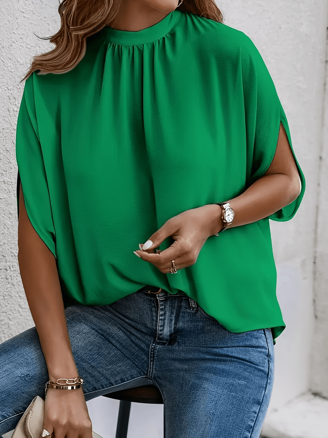Blusa Feminina com Mangas Mocergo Vazadas e Gola Laço Amarração na Nuca - Catherine