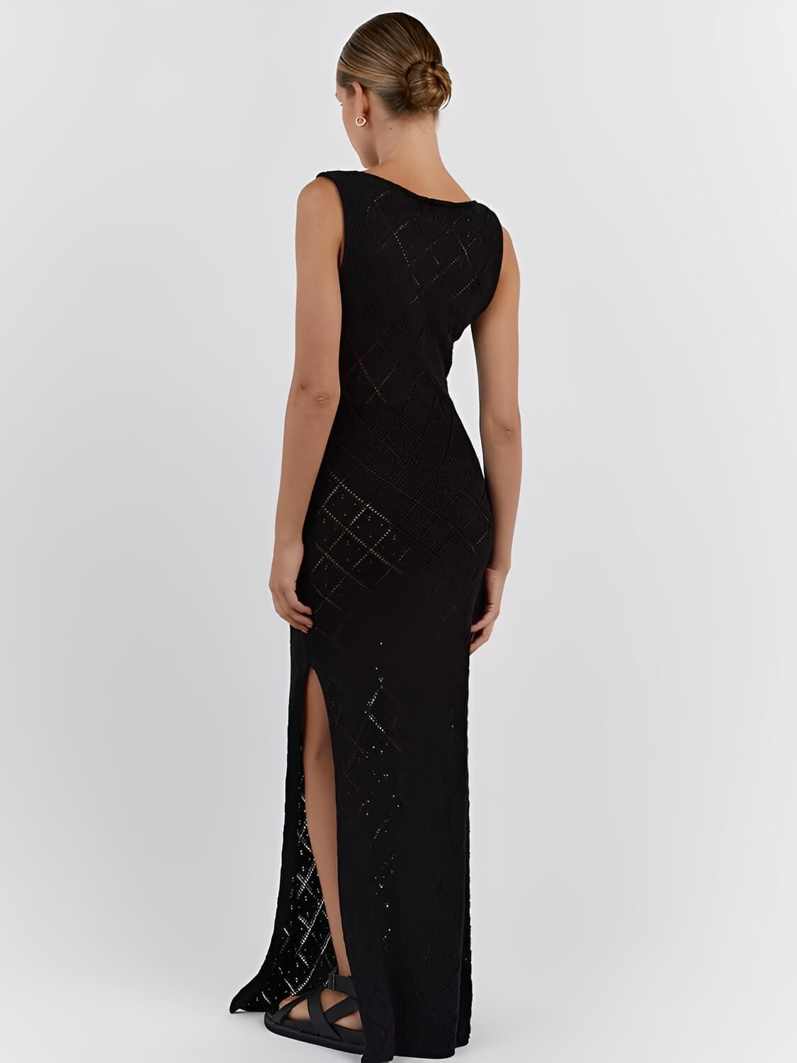 Vestido Longo em Crochê Vazado com Fenda Lateral – Filipa
