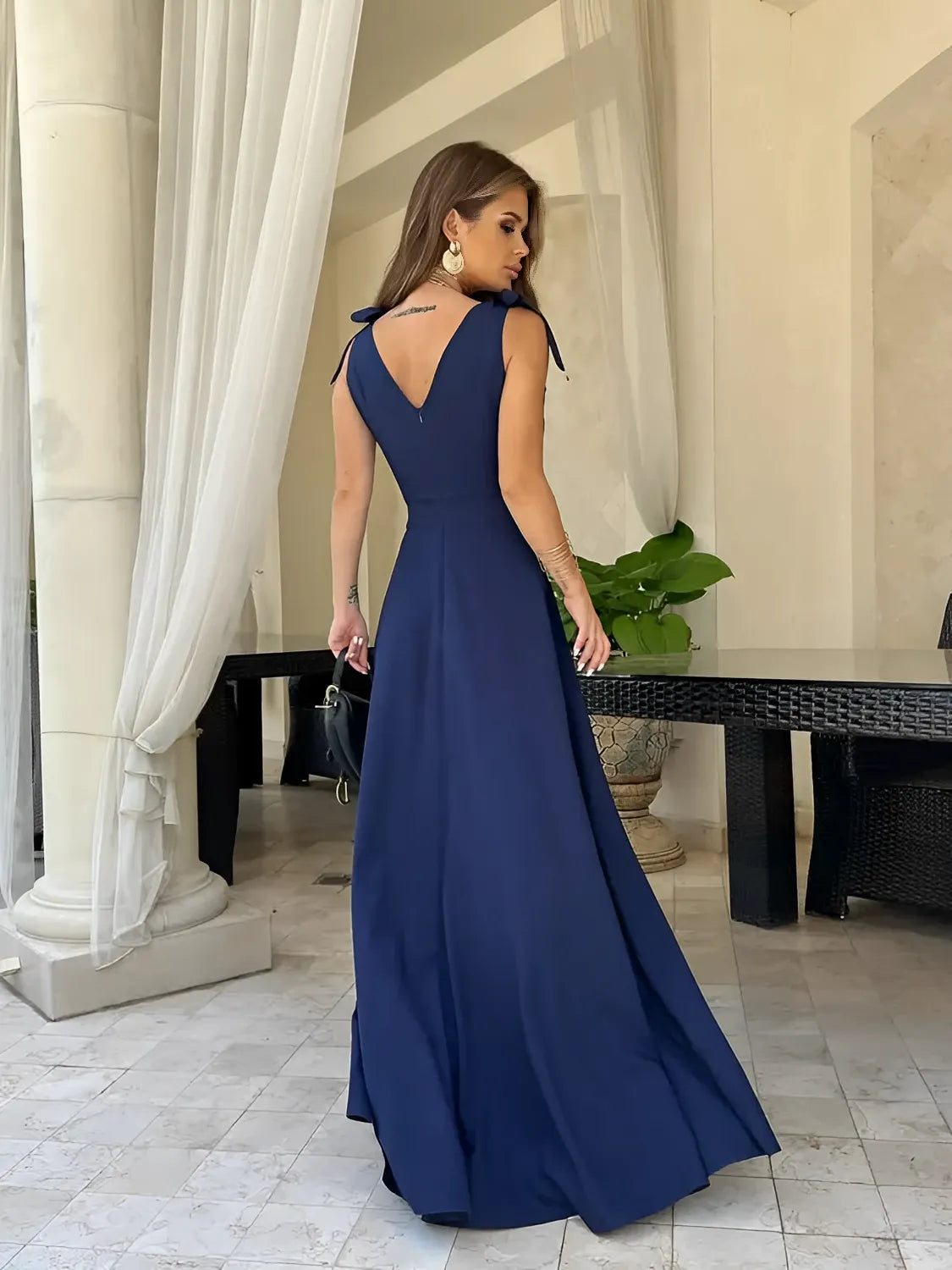 Vestido Longo de Festa com Decote em V Laço nas Alças e Fenda - Lara