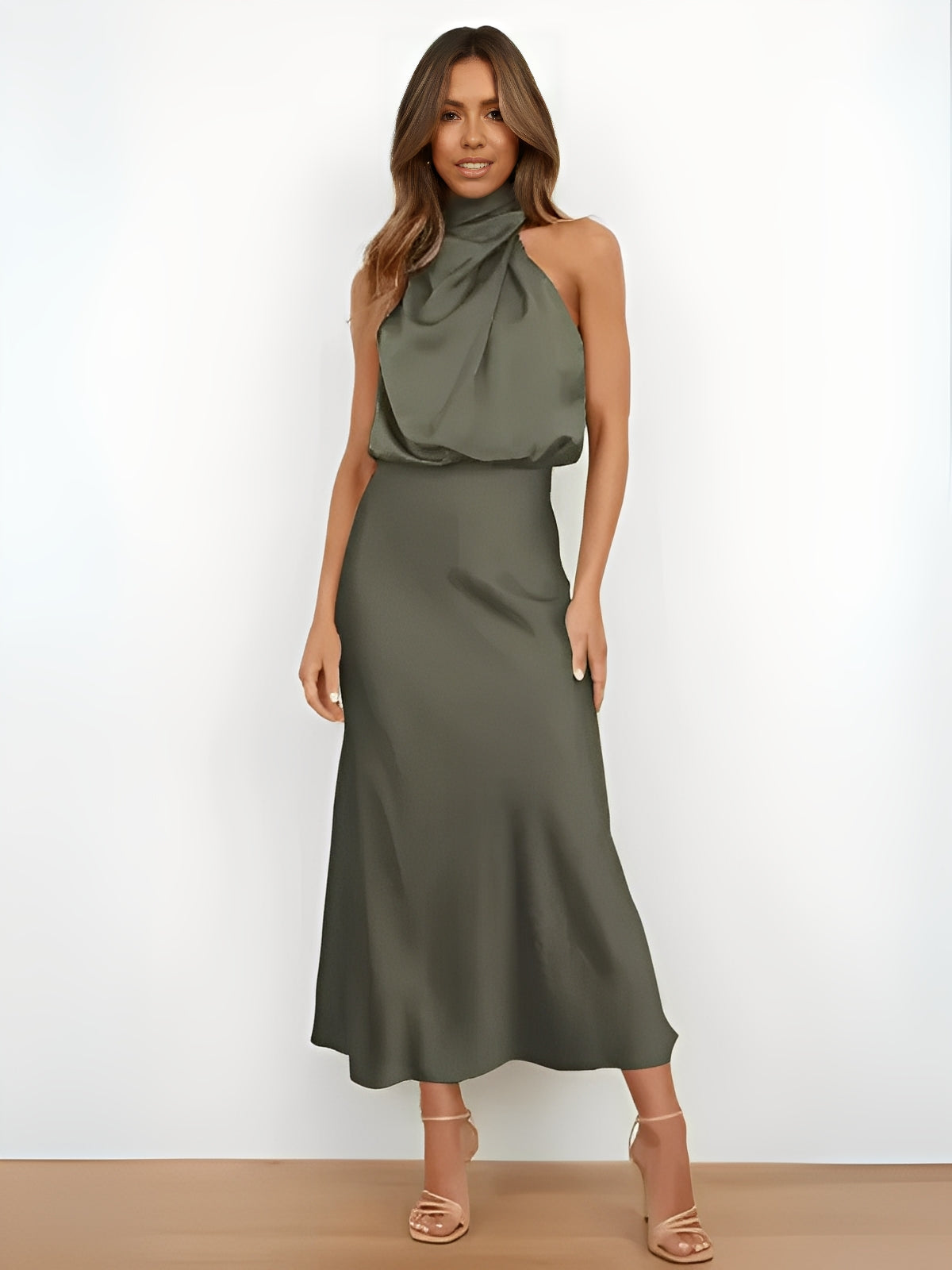 Vestido Feminino Midi Acetinado com Modelagem Acinturada Gola Alta e Detalhe Drapeado Elegante – Rayca