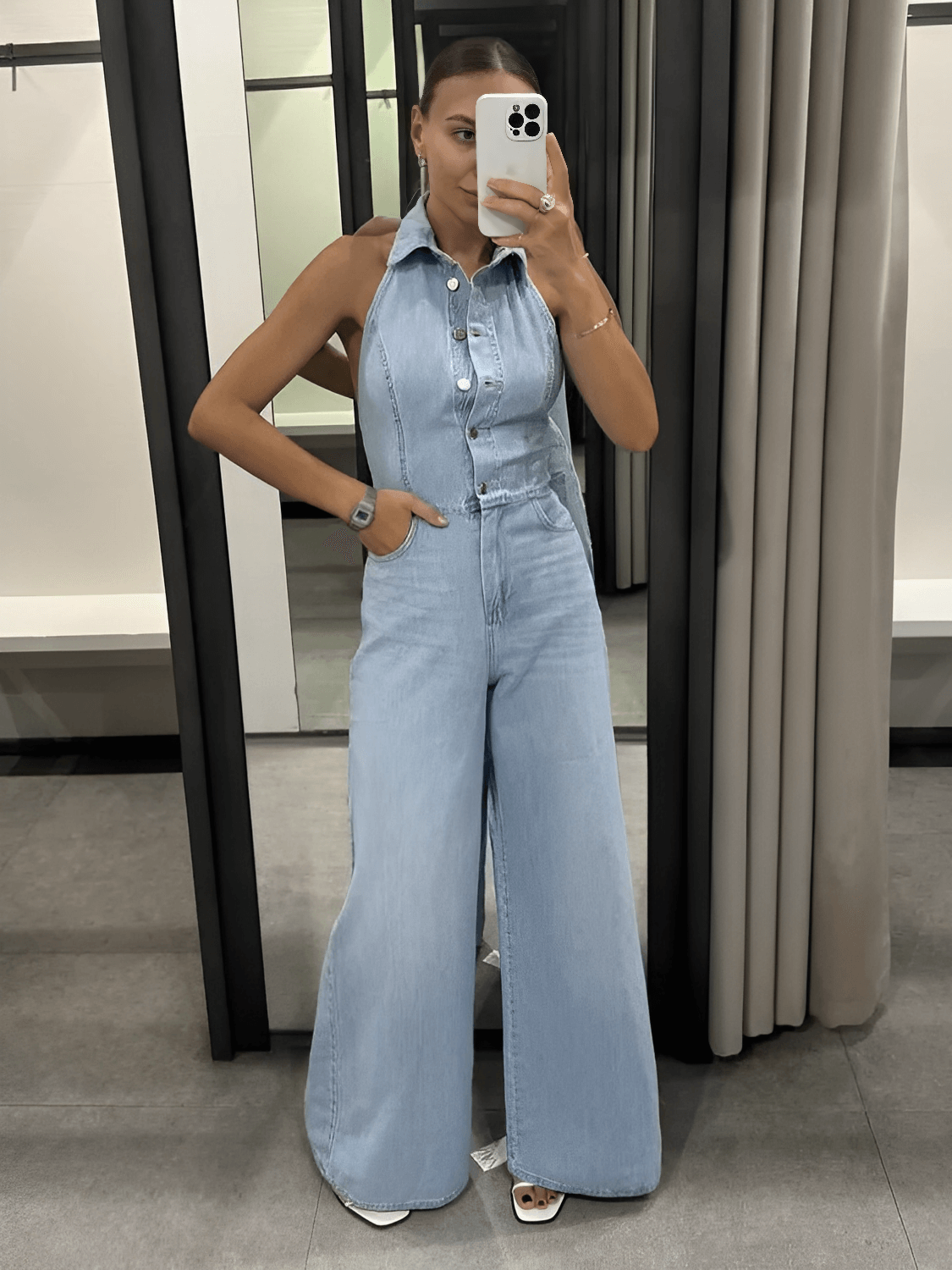 Macacão Feminino Jeans com Decote Nadador e Abertura Frontal em Botões Modelagem Wide Leg - Jordana