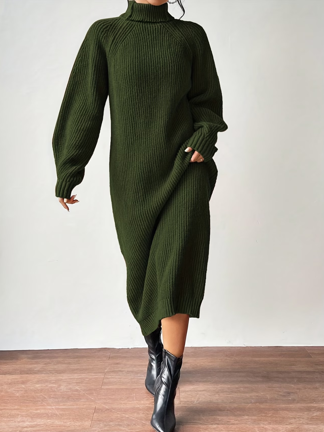 Vestido Suéter Midi em Tricô Canelado com Gola Alta e Mangas Longas -Julieta