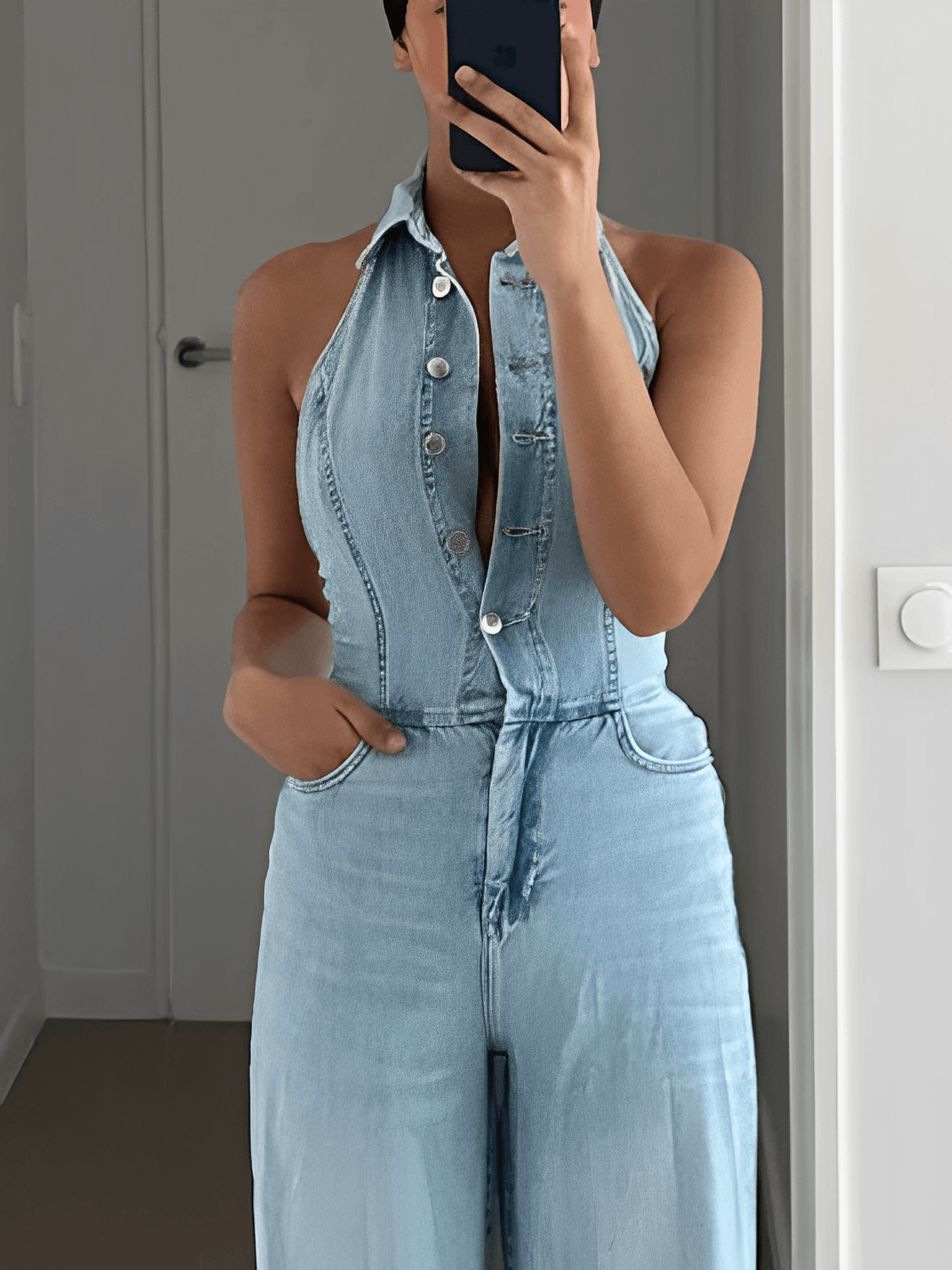 Macacão Feminino Jeans com Decote Nadador e Abertura Frontal em Botões Modelagem Wide Leg - Jordana
