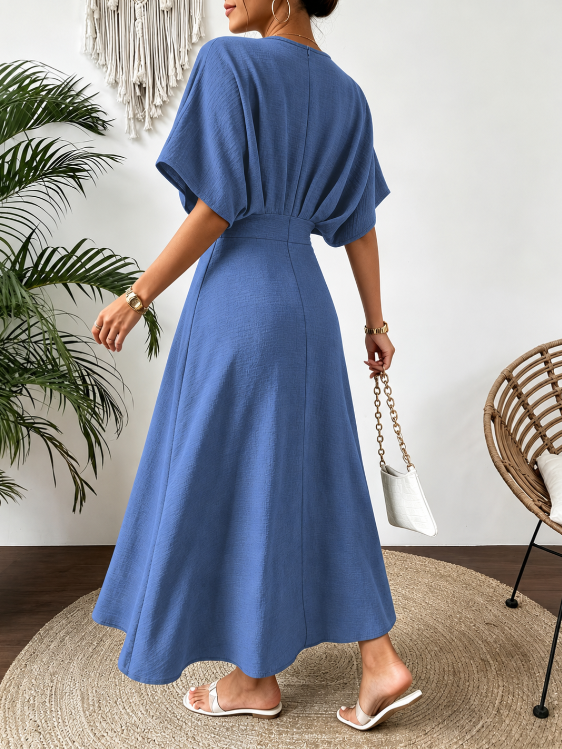 Vestido Midi Evasê Acinturado com Manga Morcego Decote V- Mayla