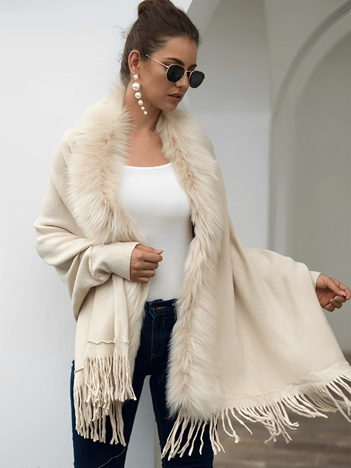 Cardigan de Tricô com Gola Peluciada e Franjas – Viviane