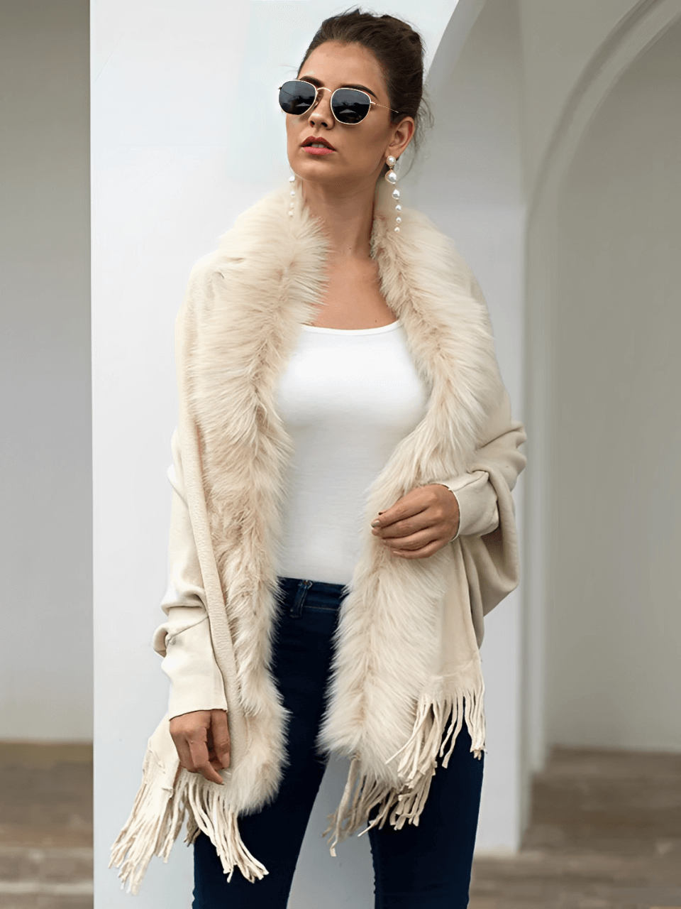 Cardigan de Tricô com Gola Peluciada e Franjas – Viviane