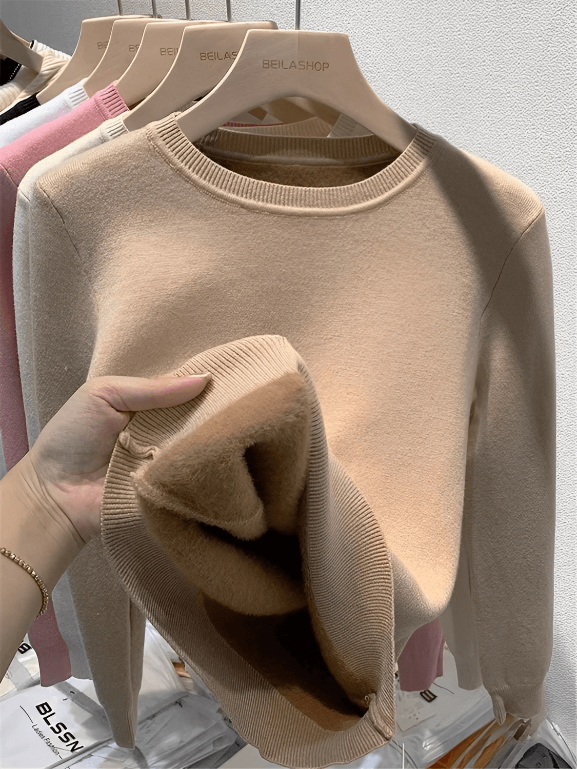 Suéter Feminino Peluciado em Tricô com Gola Redonda Térmico com Toque Aconchegante – Ceyda