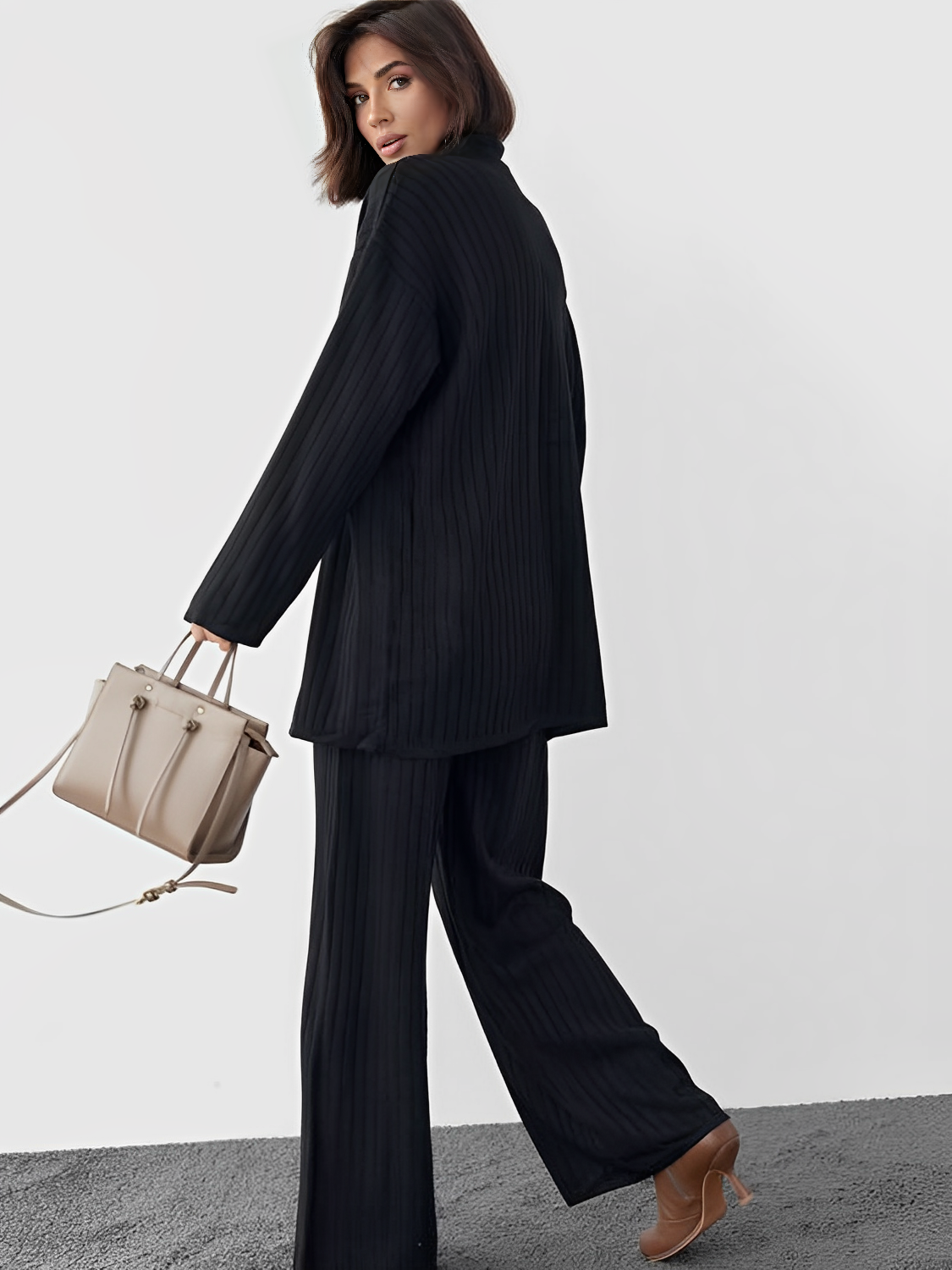 Conjunto Canelado com Camisa Alongada de Botões e Calça Reta – Camila