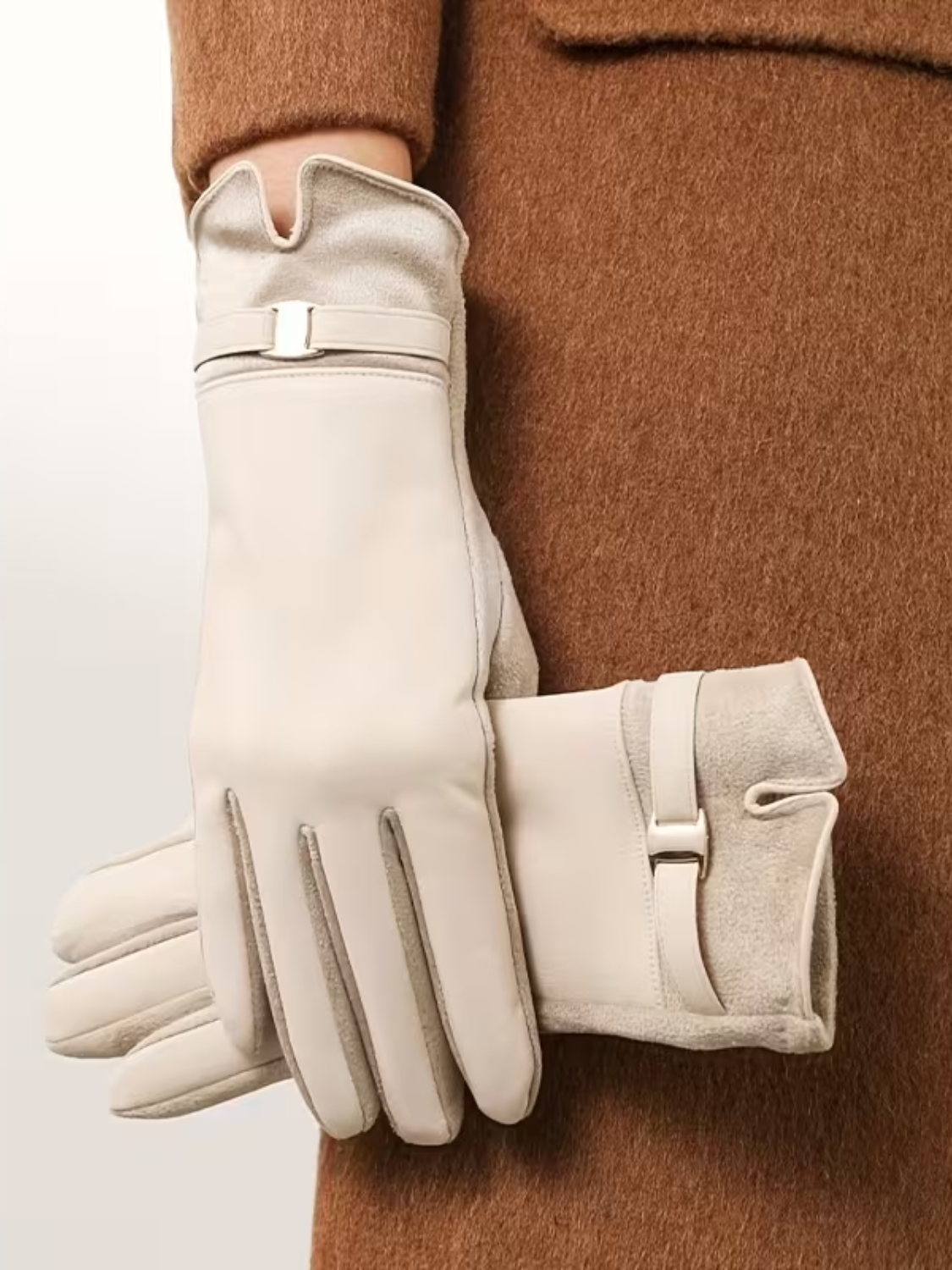 Luva Touch em Couro PU e Suede com Fivela Dourada Elegante- Kimberly