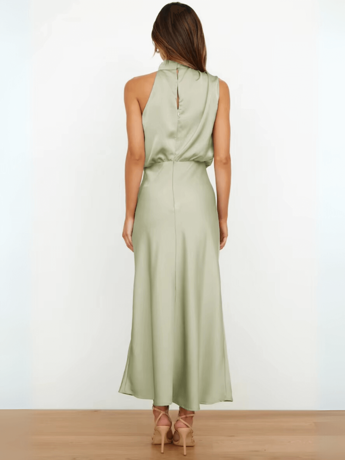 Vestido Feminino Midi Acetinado com Modelagem Acinturada Gola Alta e Detalhe Drapeado Elegante – Rayca