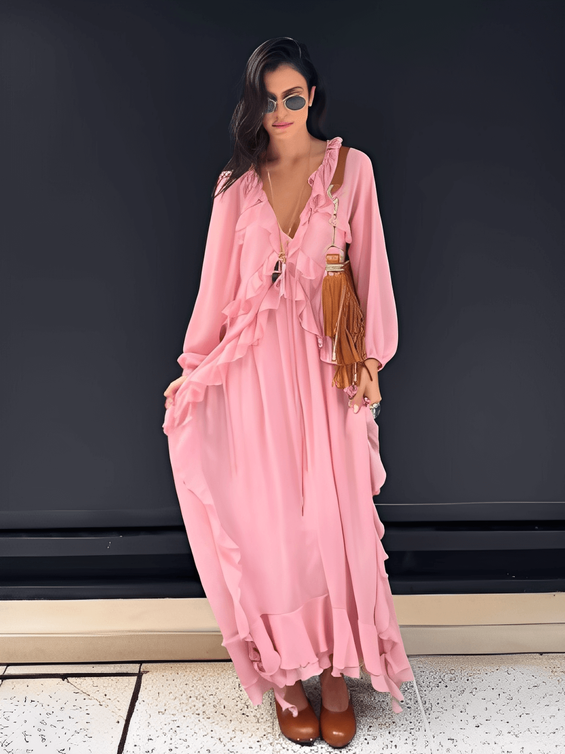 Vestido Feminino Longo em Chiffon com Babados em Camadas Decote em V e Mangas Longas – Amelie