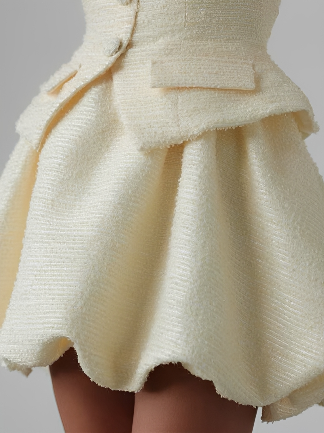 Conjunto em Tweed Blusa Manga Bufante Estruturada e Saia Balonê – Nari