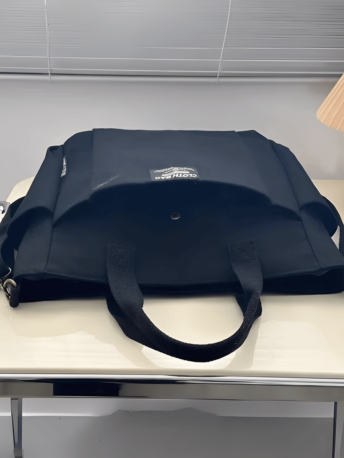 Bolsa Feminina Grande em Lona com Alça Ajustável Removível Bolsos e Compartimento Interno - Rania