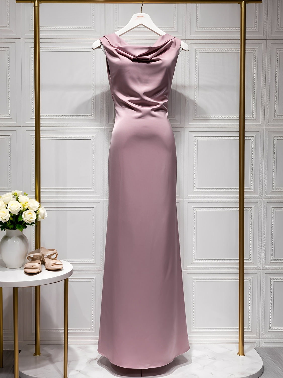 Vestido de Festa Longo Acetinado com Decote Drapeado e Costas Nuas – Selin