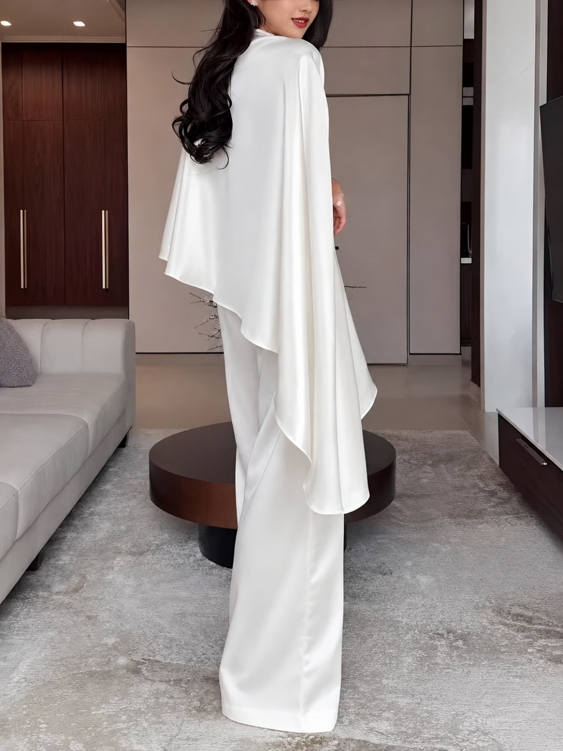 Conjunto com Blusa Assimétrica Estilo Capa e Calça Wide Leg - Estelle