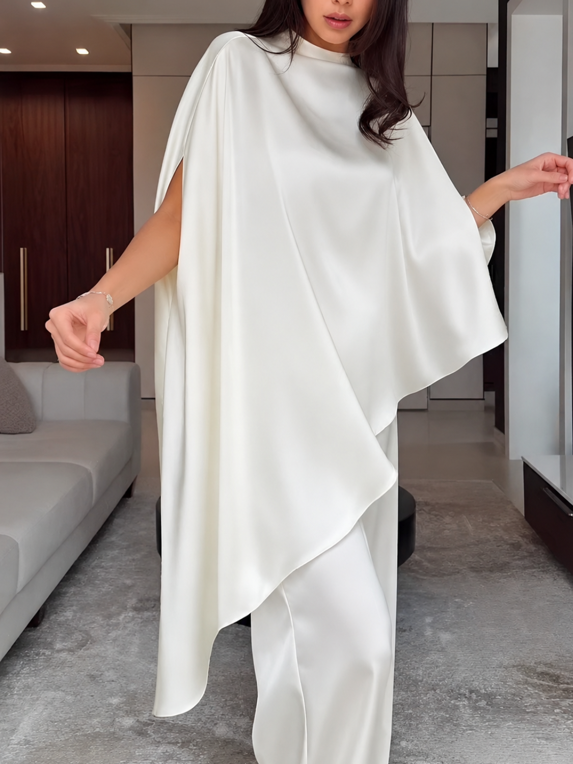 Conjunto com Blusa Assimétrica Estilo Capa e Calça Wide Leg - Estelle