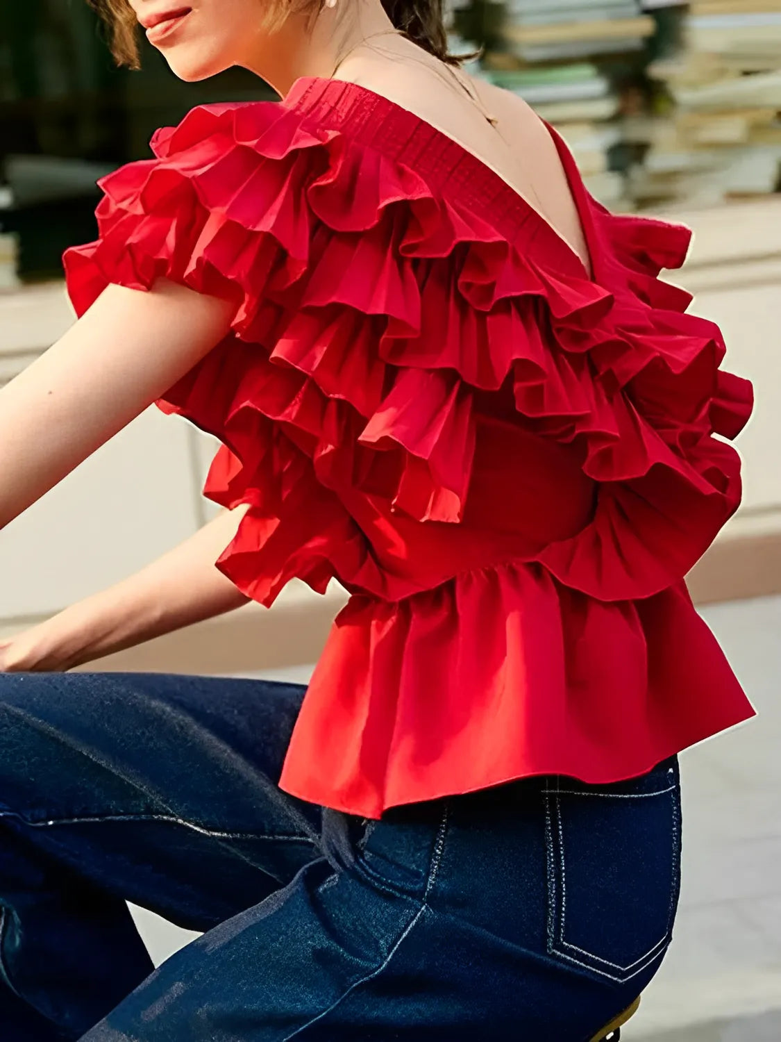 Blusa Feminina com Babados Decote em V com Botões - Isabella