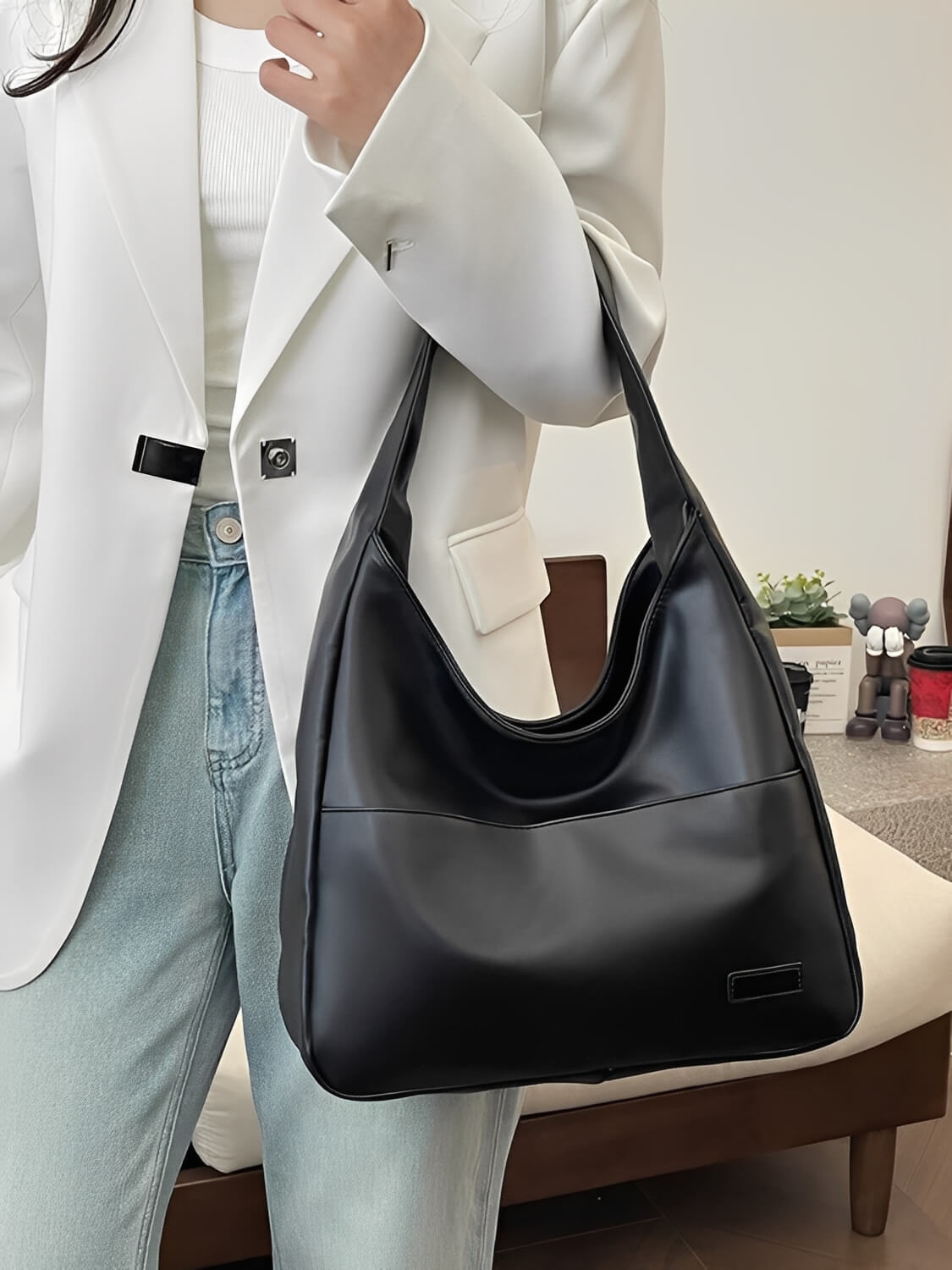 Bolsa de Ombro Vintage em Couro PU com Design Triangular Alongado - Edwina