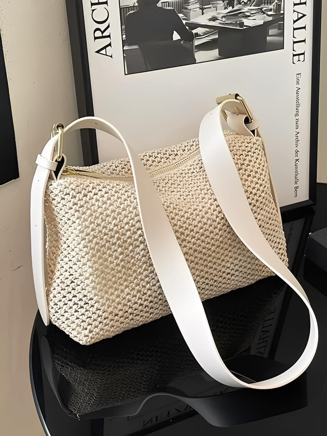 Bolsa Tiracolo de Palha com Alça Ajustável Elegante em Couro PU- Coraline
