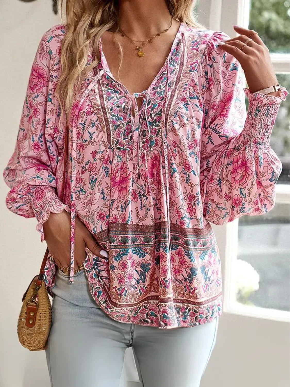 Blusa Feminina Boho Floral com Decote em V - Flora