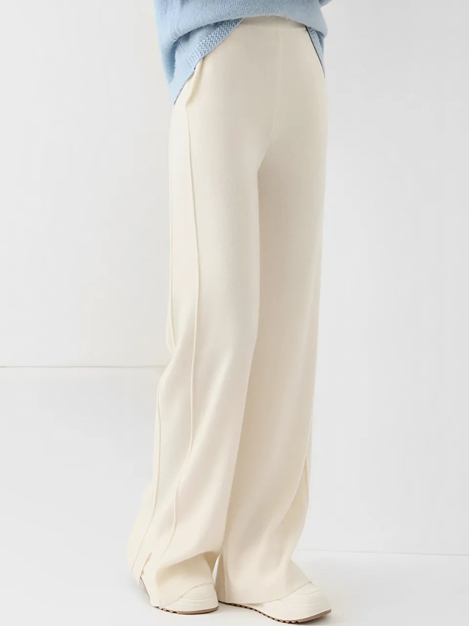 Calça Pantalona Feminina de Lã com Bolsos e Abertura na Barra – Vivian