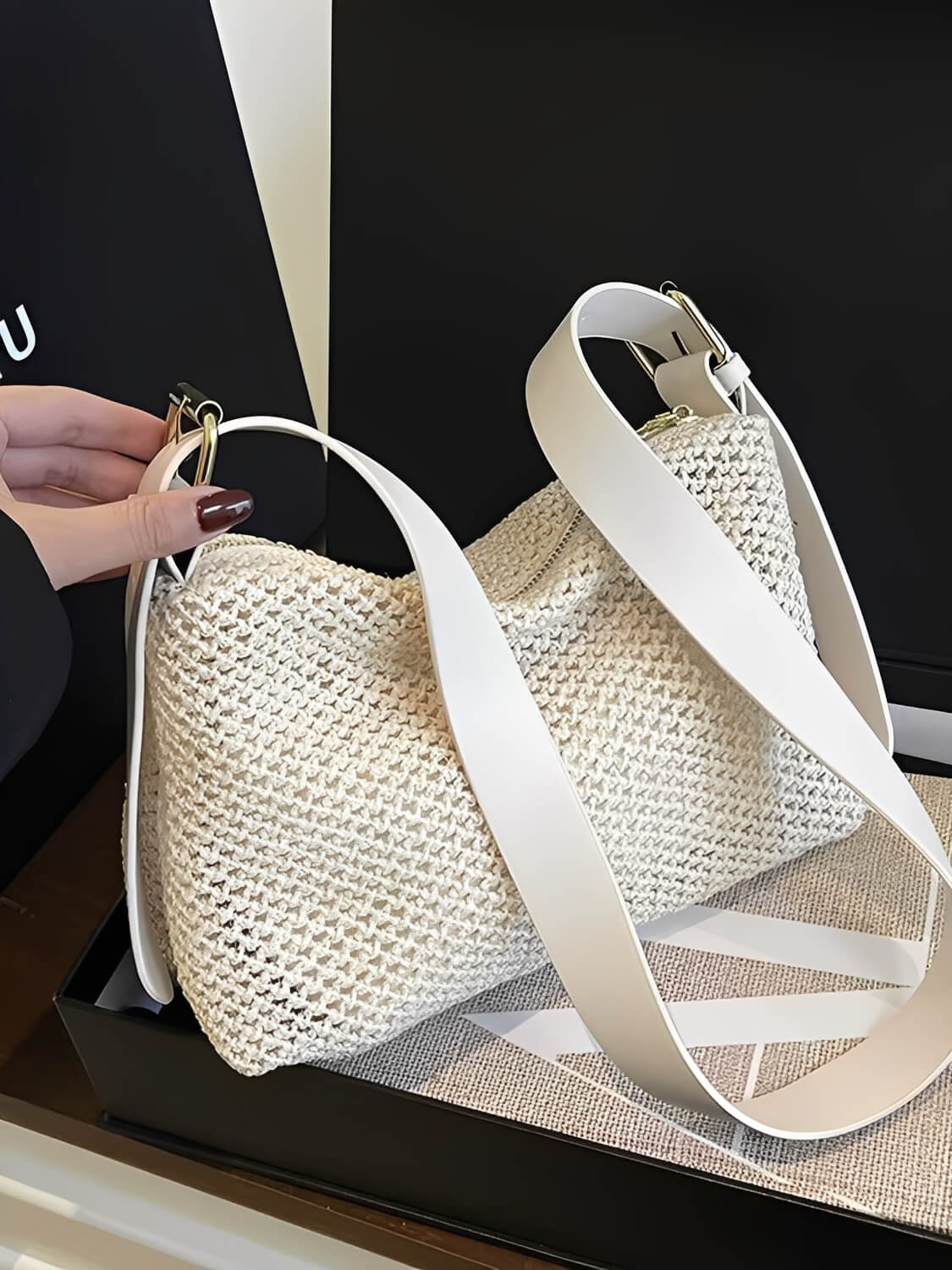 Bolsa Tiracolo de Palha com Alça Ajustável  Elegante em Couro PU- Coraline