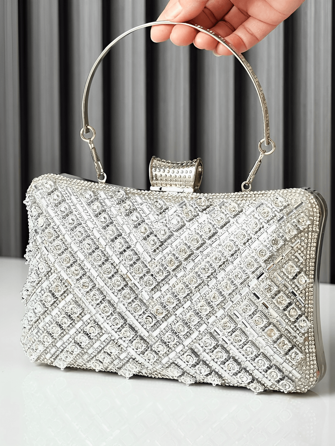 Bolsa Feminina Clutch Com Cristais e Alças Removíveis para Festa – Nayra