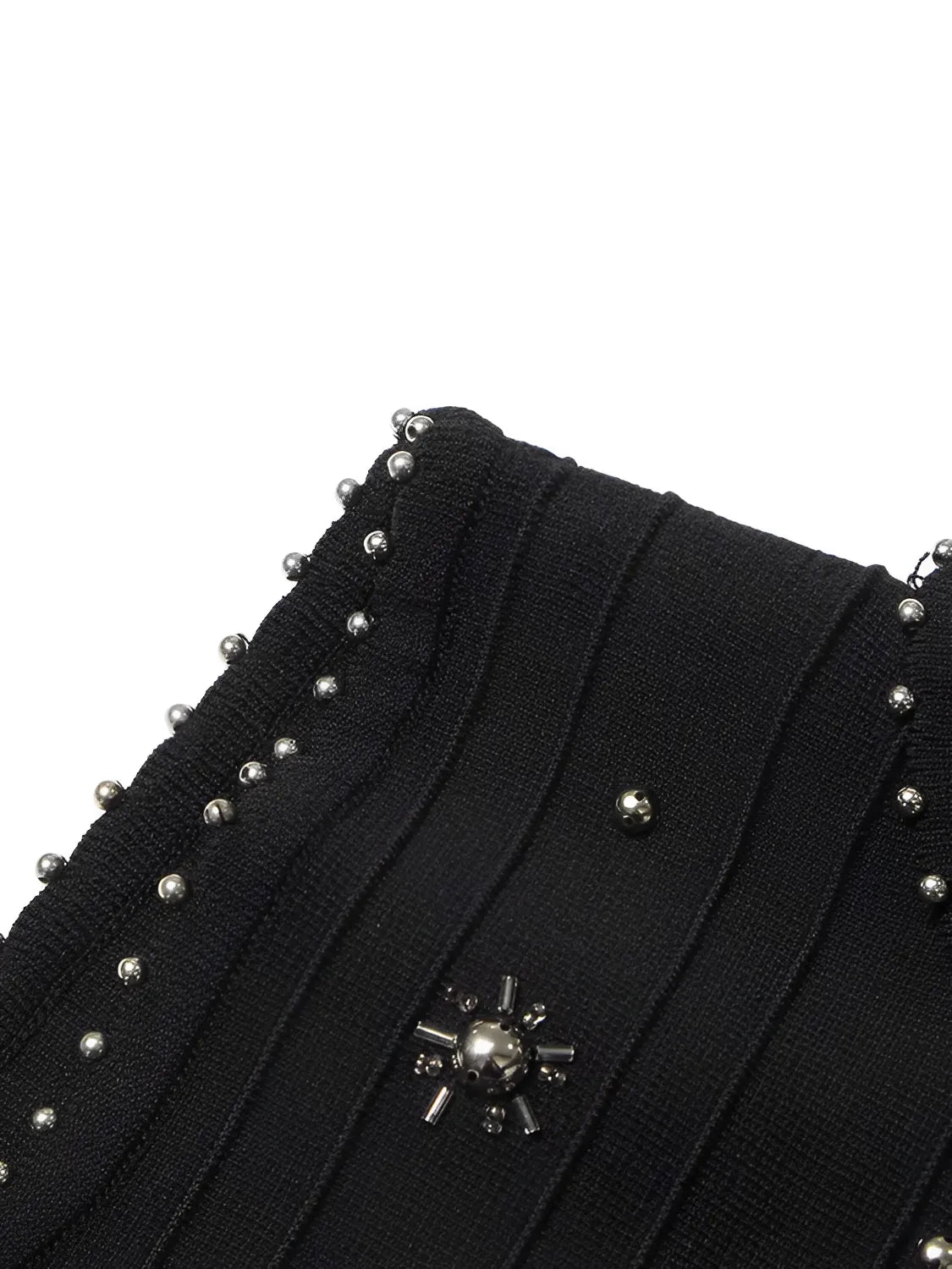Vestido Feminino Midi Elegante com Gola Alta e Bordados em Pedraria - Penelope