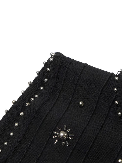 Vestido Feminino Midi Elegante com Gola Alta e Bordados em Pedraria - Penelope