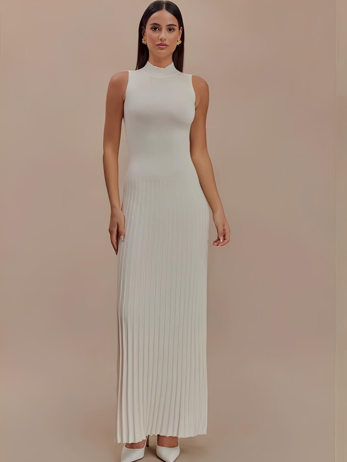 Vestido Longo em Tricô Canelado com Gola Alta e Saia Plissada – Sonia