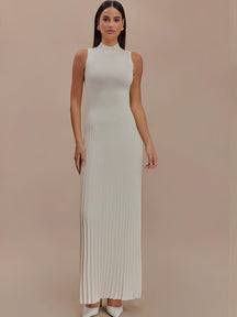 Vestido Longo em Tricô Canelado com Gola Alta e Saia Plissada – Sonia [FRETE FULL]