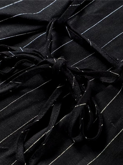 Conjunto Feminino Risca de Giz Colete com Botões e Amarração nas Costas e Saia Curta - Dara