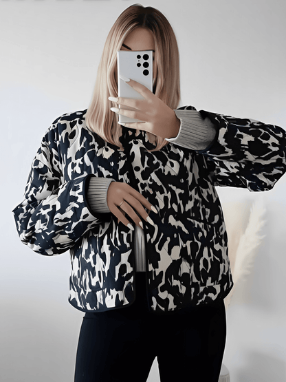 Casaco Feminino Acolchoado com Estampa Animal Print Bolsos e Fechamento em Botão de Pressão - Pabline