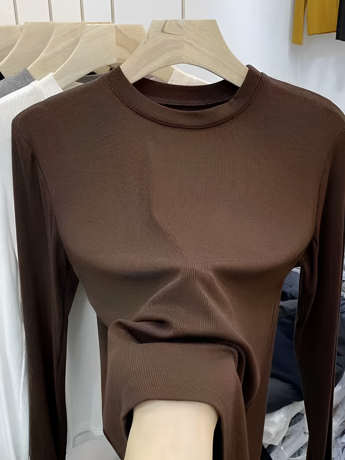 Blusa de Manga Longa Texturizada com Gola Redonda – Izabele