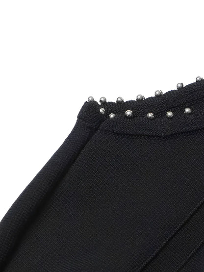 Vestido Feminino Midi Elegante com Gola Alta e Bordados em Pedraria - Penelope