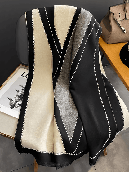 Cachecol Feminino em Caxemira Estampado Sofisticado com Franjas Delicadas – Marluce